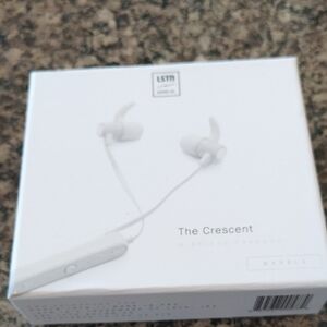 The Crescent Wireless Earbuds - White